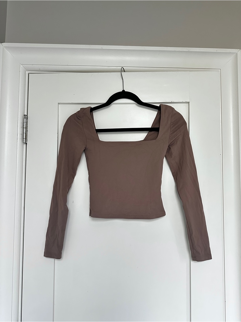 Aritzia Babaton square neck long sleeve